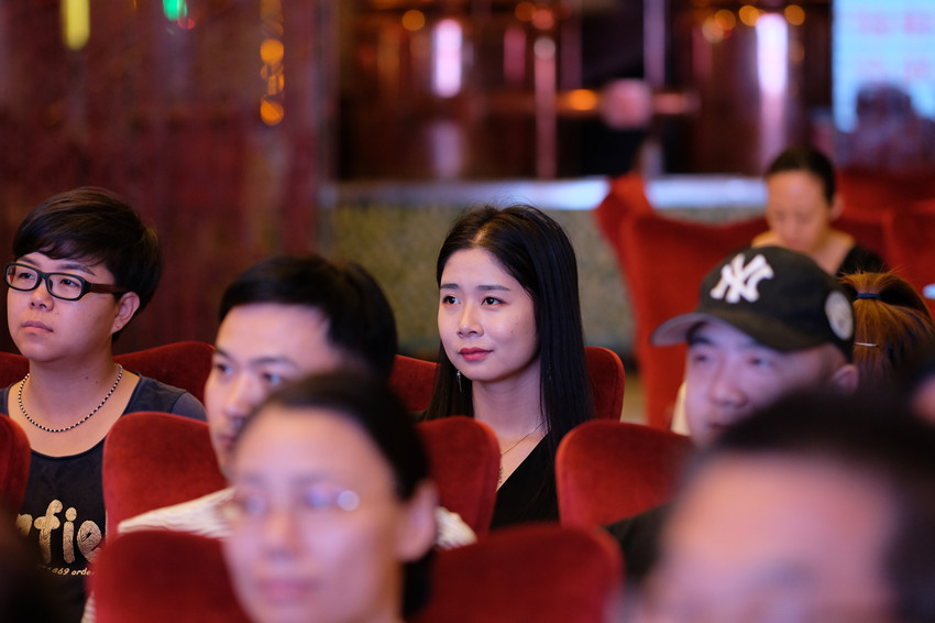 换届大会第三届第一次会议圆满落幕