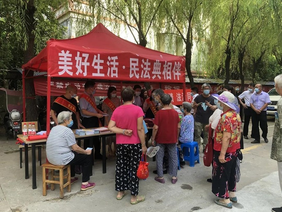 洛阳市司法局在西工区开展“全体干警大走访 我为群众办实事”送法进下层运动