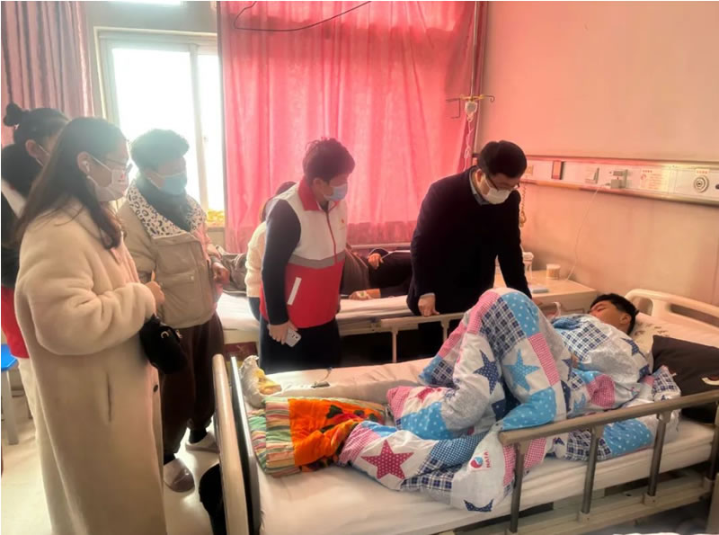 弘扬红十字精神   真情帮扶暖人心