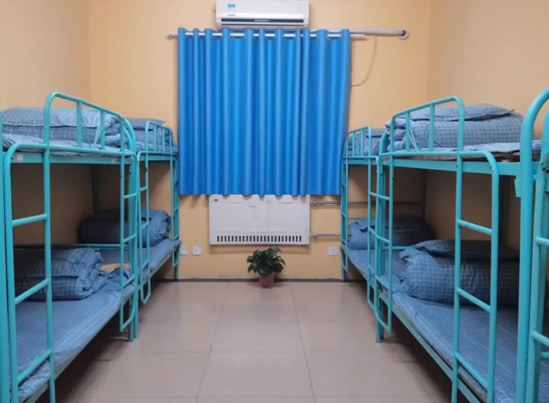 洛阳市红十字神鹰救援队为学校开学做环境消杀,“疫”尘不染，“净”待归来