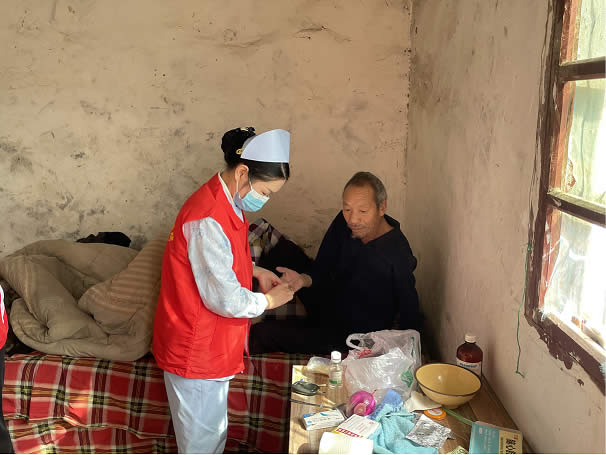 洛阳市红十字会“学雷锋”志愿服务活动精彩纷呈