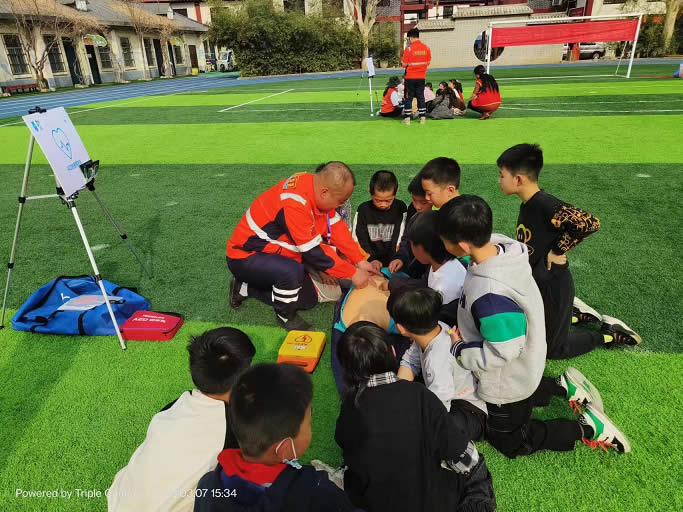 洛阳市红十字会“学雷锋”志愿服务活动精彩纷呈