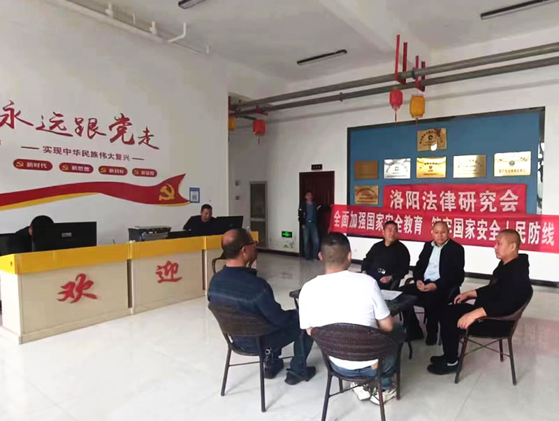 洛阳法律研究会、洛阳市红十字会志愿服务工作委员会走向街头开展普法宣传公益宣讲活动