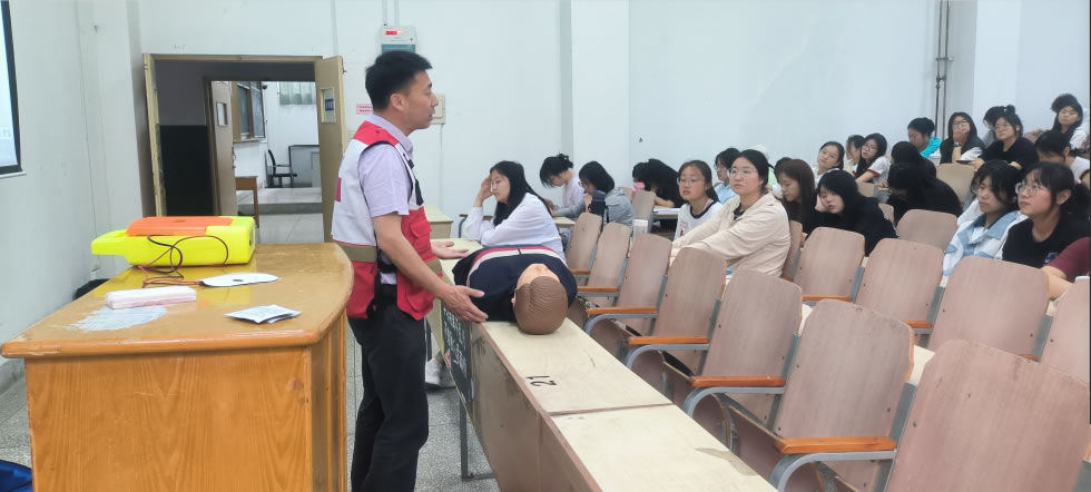 应急救护培训进校园|为洛阳理工学院学生传授急救知识
