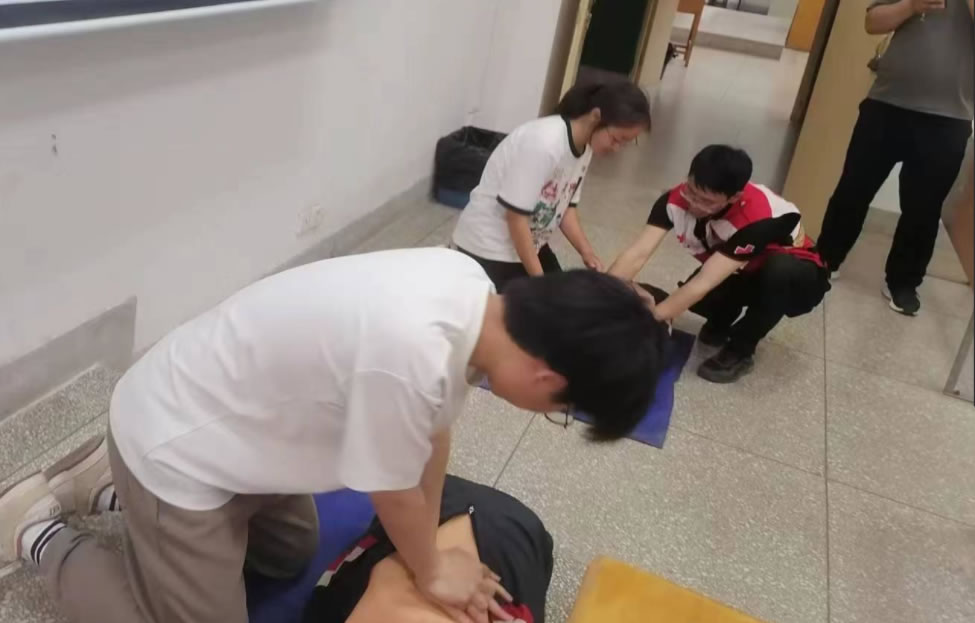 应急救护培训进校园|为洛阳理工学院学生传授急救知识