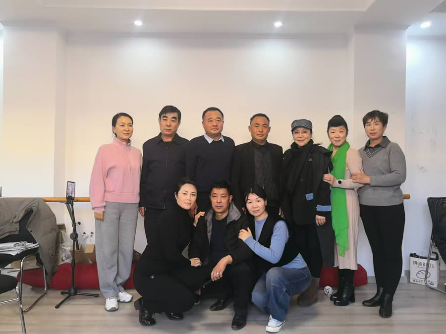 洛阳市红十字艺术团编排的豫剧《大爱无言》完成编排