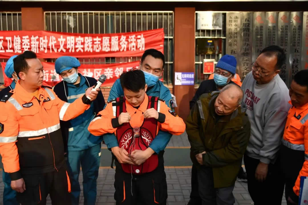 洛阳市红十字会“学雷锋”志愿服务活动精彩纷呈